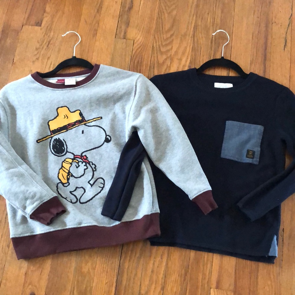 Boys Zara peanuts sweatshirt & navy sweater MED